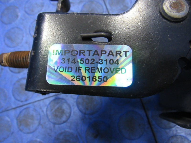 00-05 Ford Excursion Second 2nd Row Center Gray Bench Seat Belt Retrac