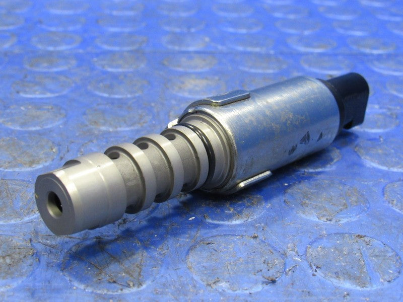09-23 Audi R8 / 09-24 Gallardo Huracan 5.2L VVT Timing Solenoid 07L109