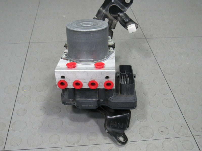 16-17 Mazda Miata MX5 ND ABS Anti-Lock Brake Pump Modulator Assembly 1