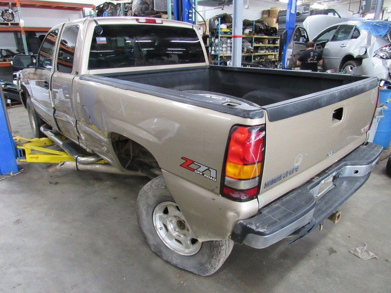 04-05 Silverado Sierra 1500 Right RH Passenger Side Taillight Tail Lig