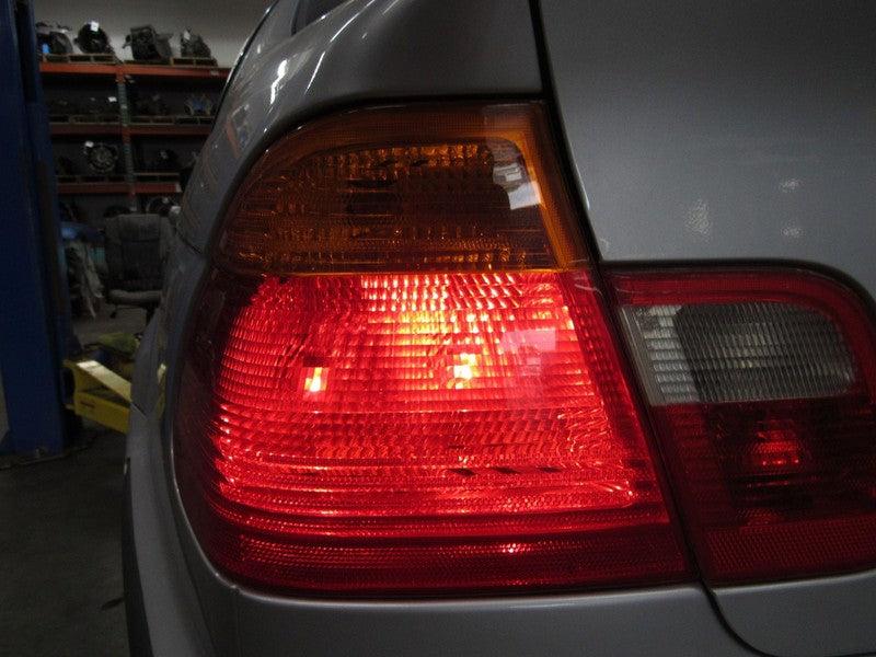 01 BMW 325 330 E46 4DR Left LH Driver Side Outer Taillight Tail Light 