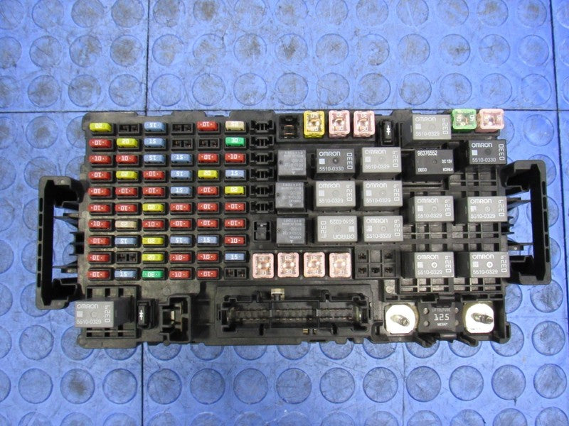 08 Hummer H3 Alpha 5.3L V8 LH8 Under-Hood Engine Fuse Junction Box 159