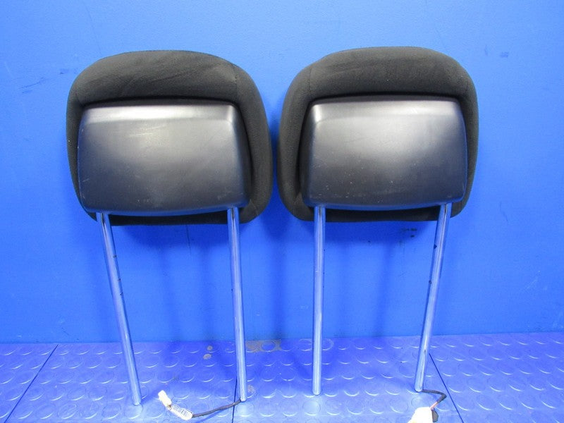 11-16 Town and Country Caravan Front Seat Active Headrests Head Rest B