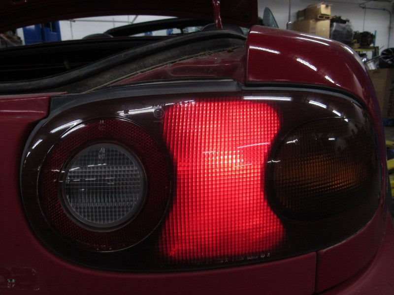 90-97 Mazda Miata MX-5 NA Right RH Passenger Side Taillight Tail Light