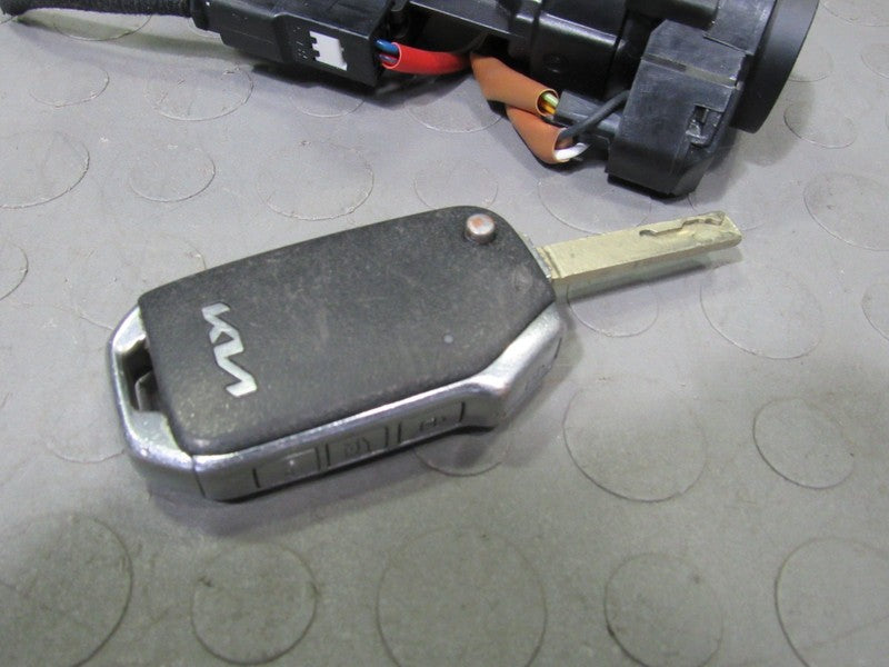 20-22 Kia Soul Ignition Lock Cylinder Switch With Key Immobilizer OEM 