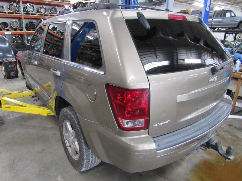 05-10 Grand Cherokee Roof Mounted Overhead Console Assembly Gray/Khaki