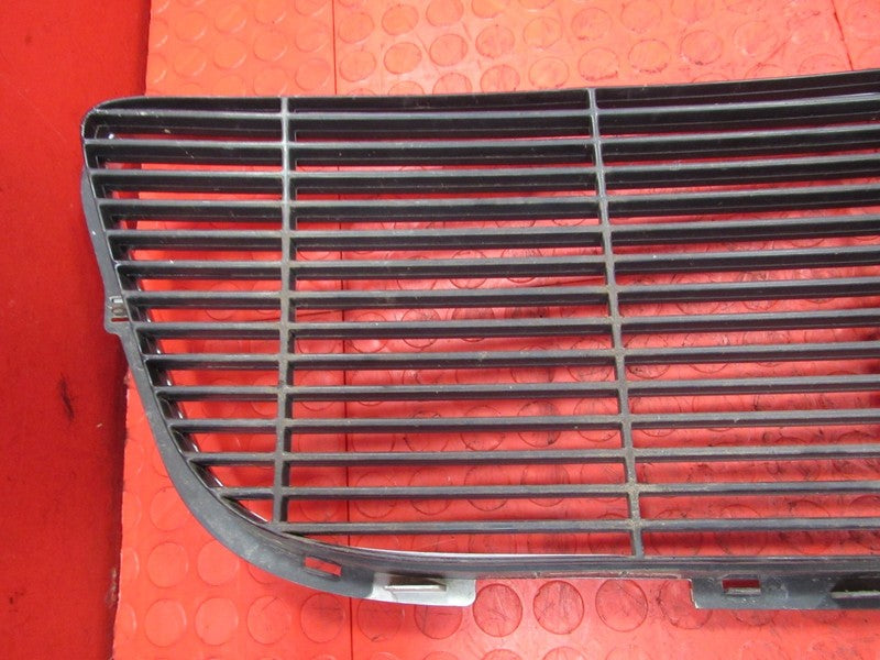 00-03 Ford F150 STX Sport Front Upper Radiator Grille Assembly W/ Embl