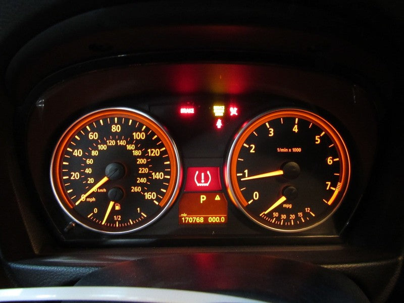 06 BMW E90 325 330 Instrument Cluster Speedometer Odometer 170768