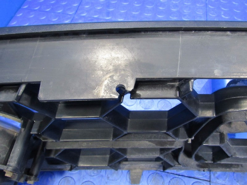 05-09 Ford Mustang V6 Pony Package Front Upper Grille Assy W/ Fog Ligh