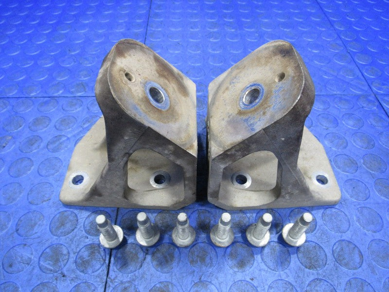 97-04 Chevrolet Corvette 5.7L Right Left Engine Motor Mount Bracket Pa