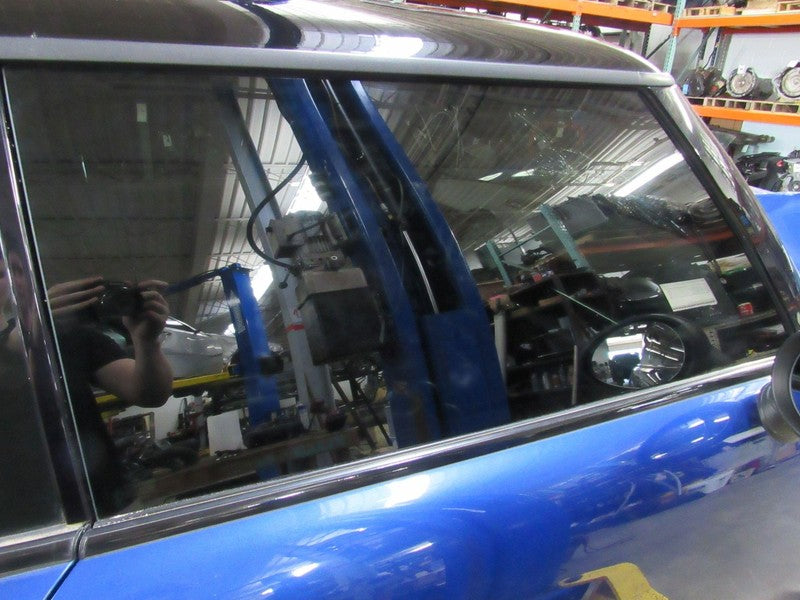 07-13 Mini Cooper Hatchback Right RH Passenger Side Front Door Window 