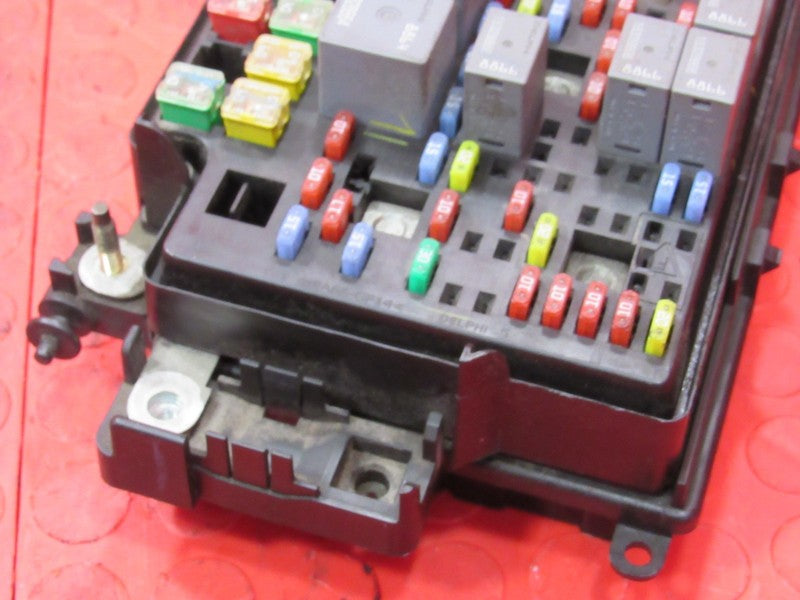 03-05 Silverado Sierra Tahoe Engine Fuse Panel Relay Box Block 1511561