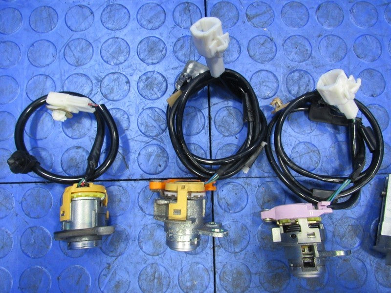 05-07 Lexus LX470 Ignition Door Hatch Lock Cylinder Tumbler Key Set 28