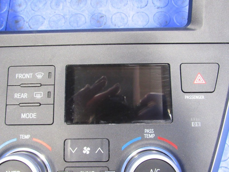 15-20 Toyota Sienna Shifter 7" Radio Dual Climate Control Bezel Vent T