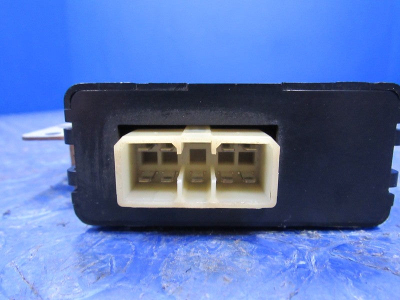 92-97 Toyota Land Cruiser FJ80 Cooler Stabilizer Amplifier 88650-60060