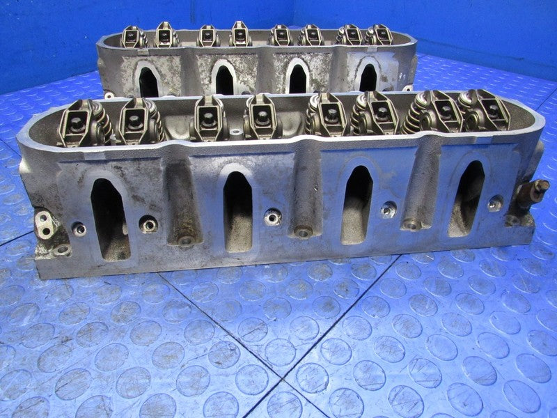 05-07 Silverado Sierra 1500 L33 799 Cathedral Port Cylinder Heads Pair