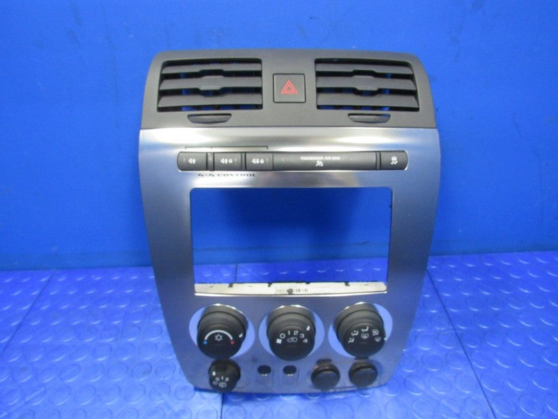 06-10 Hummer H3 H3T Dash Air Vent Radio Climate Control Panel Bezel 27