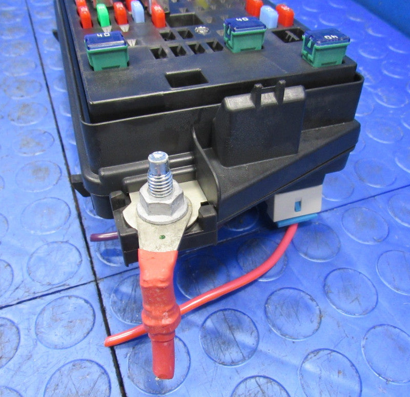 08-11 Cadillac DTS Buick Lucerne Cabin Under-Seat Fuse Relay Box 13599