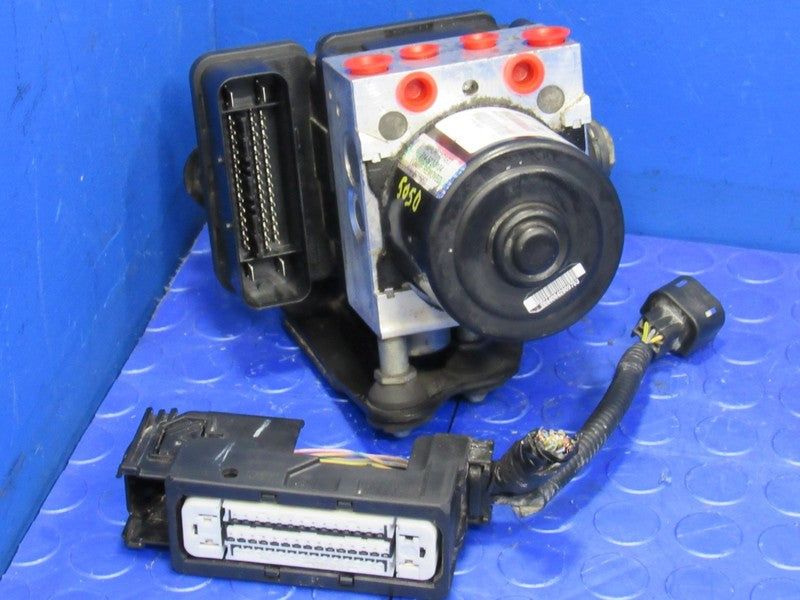 14-15 Ford Explorer ABS Anti Lock Brake Module Assembly Pump EB53-2C40