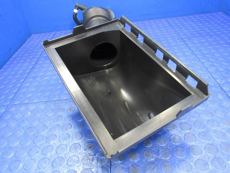 08-11 Ford Crown Victoria P71 Police Interceptor Air Intake Box Tube O