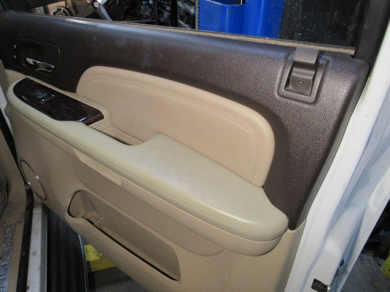 07-09 Yukon Tahoe Right RH Passenger Side Front Door Trim Panel Light 