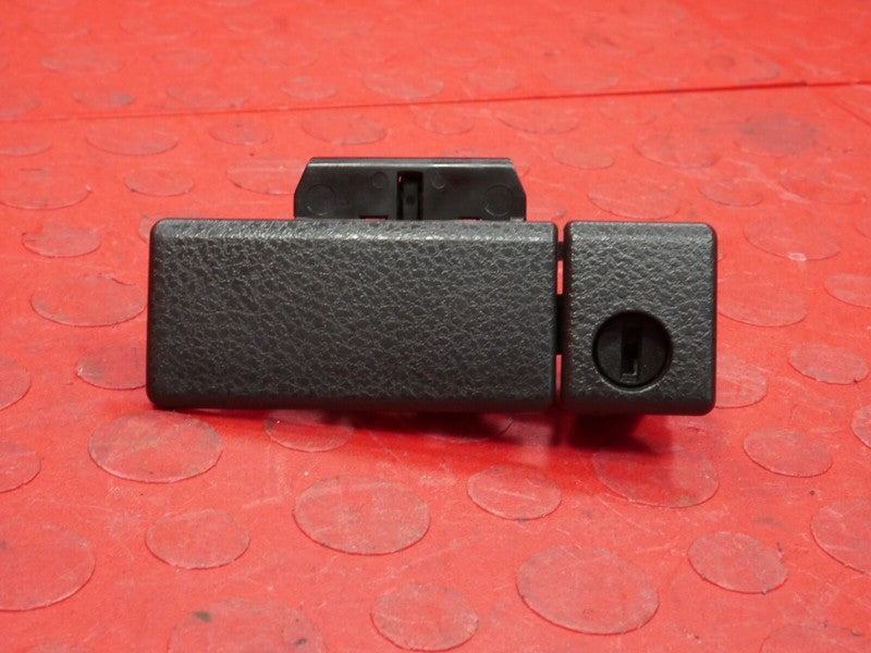 06-13 Suzuki Grand Vitara Glovebox Glove Box Compartment Handle Latch 