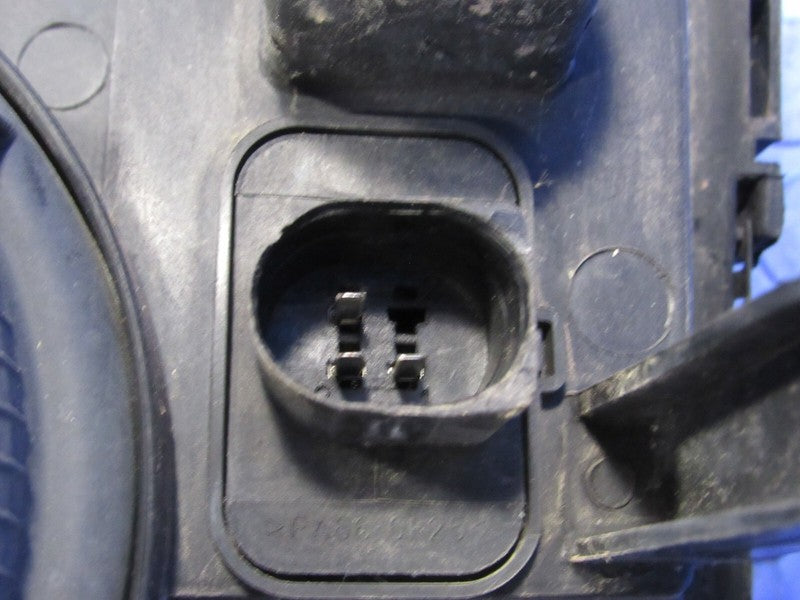 96-03 Volkswagen Eurovan Right Passenger Halogen Headlight Head Light 