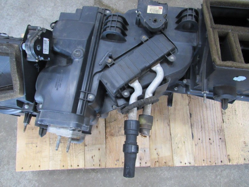 03-07 Hummer H2 HVAC Dash Heater AC Blower Motor Fan Box Assembly 3589
