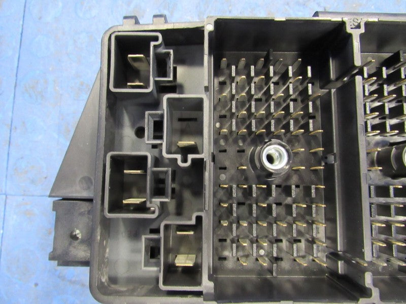 97-98 Chevrolet Corvette C5 Under-Dash Fuse Relay Box Block Center 121