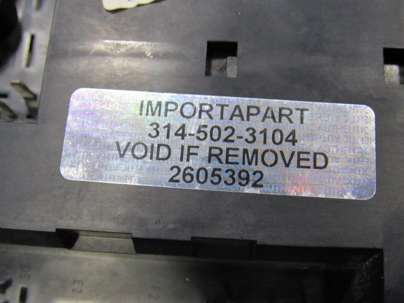10-11 Chevrolet Express GMC Savana Engine Bay Fuse Relay Box Block 209