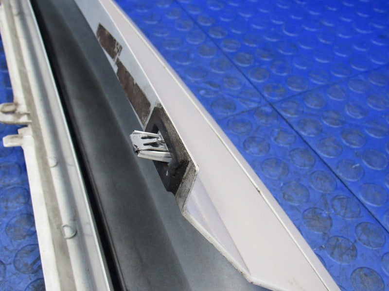 02-06 Cadillac Escalade Left Right Rear Hatch Vent Trim Molding Pearl 