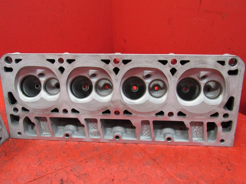 05-07 Silverado Sierra 1500 L33 243 Cathedral Port Cylinder Heads Bare