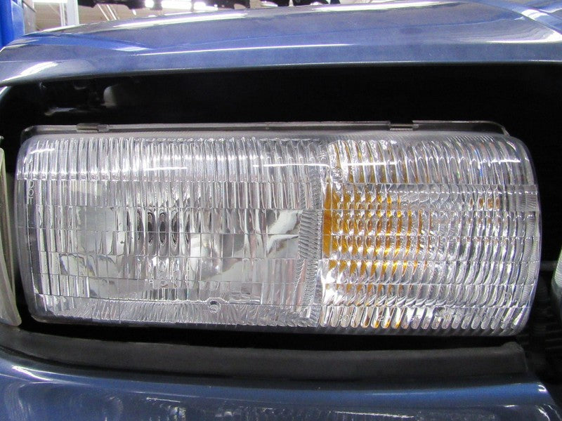 91-96 Roadmaster Caprice Right RH Passenger Side Headlight Head Light 