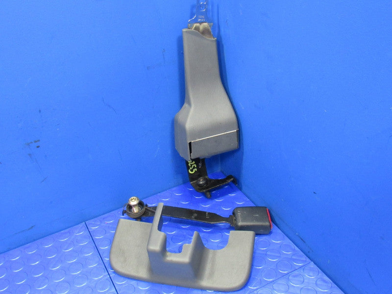 00-05 Ford Excursion Second 2nd Row Bench Middle Seat Belt Retractor B