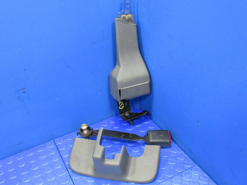 00-05 Ford Excursion Second 2nd Row Bench Middle Seat Belt Retractor B