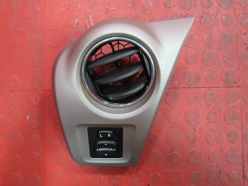 09-12 Matrix / 09-10 Vibe Dash Radio Climate Heater Control Bezel Vent