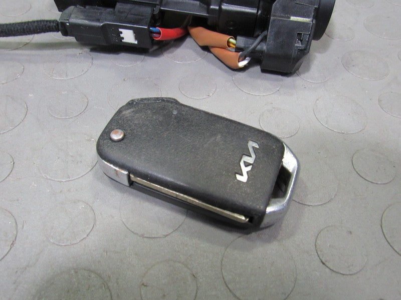 20-22 Kia Soul Ignition Lock Cylinder Switch With Key Immobilizer OEM 