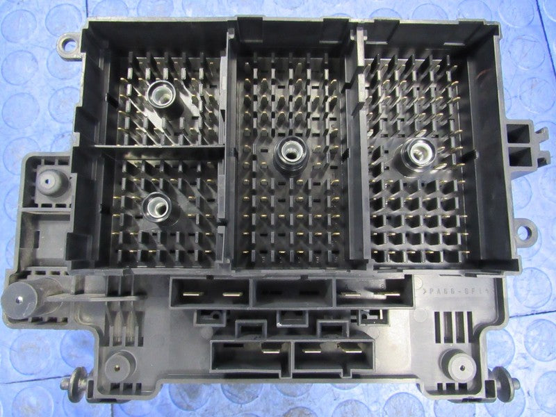03-07 Hummer H2 Silverado Sierra Tahoe Engine Fuse Panel Relay Box 152