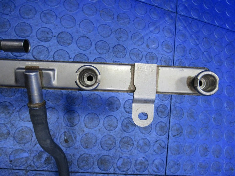 05-10 Ford Mustang GT 4.6L 3V V8 Fuel Rail Assembly Pressure Sensor 33