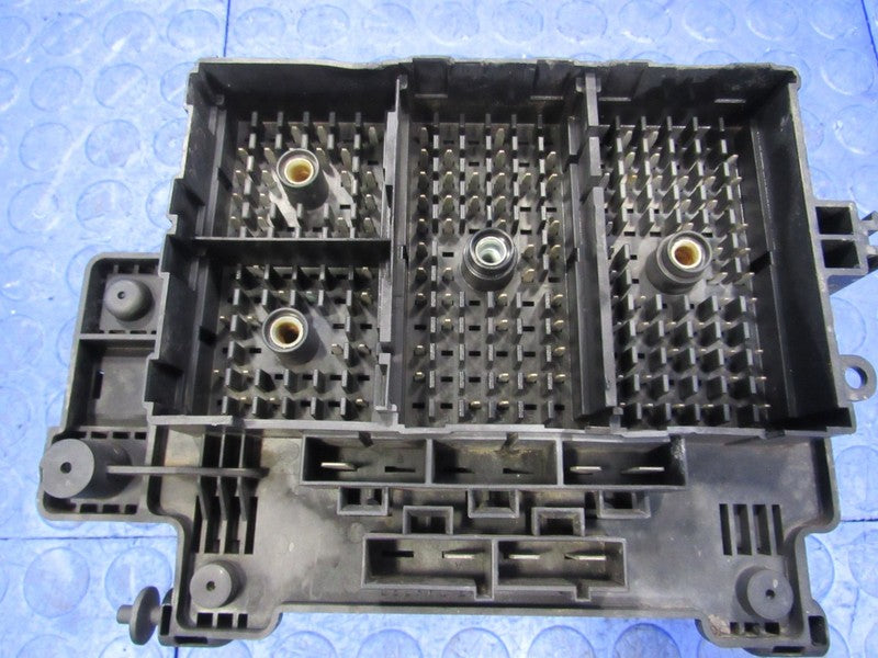 03-05 Silverado Sierra Duramax Engine Fuse Panel Relay Box Block 15115