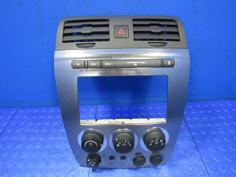 06-10 Hummer H3 H3T Dash Air Vent Radio Climate Control Panel Bezel 27