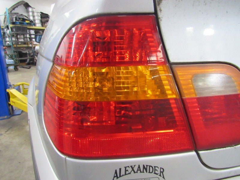 02-05 BMW E46 320 325 330 Left LH Driver Side Outer Taillight Tail Lig