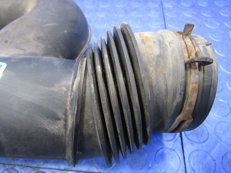 99-03 Volkswagen Eurovan VR6 2.8L Air Intake Tube Duct Hose 022 129 62