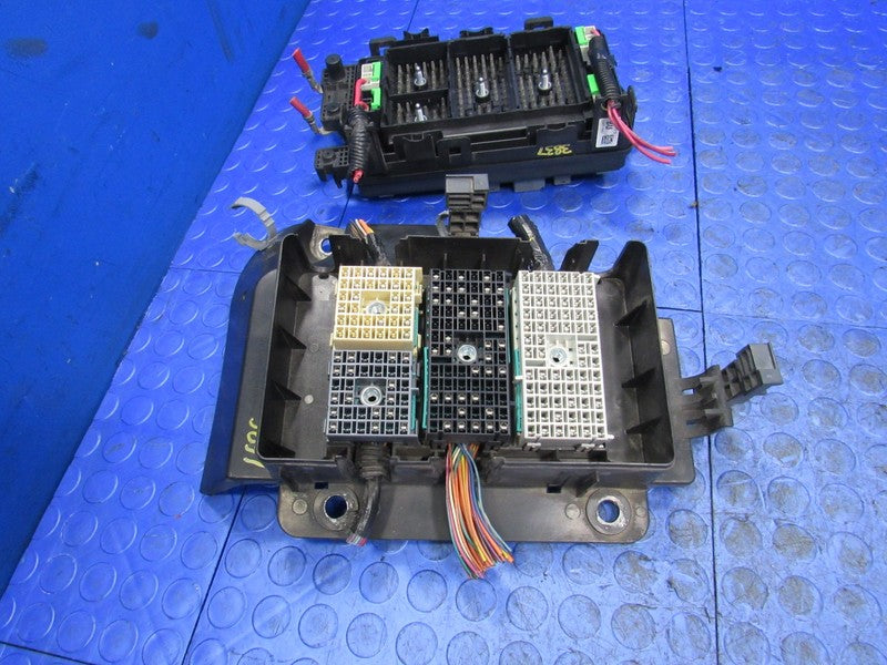 08-09 GMC Envoy Chevy Trailblazer Engine Fuse Box Junction Block 25825