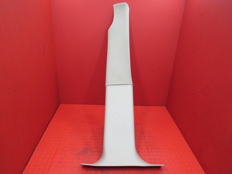 05-06 Escalade Platinum Left Driver B Pillar Panel Cloth Covered Moldi