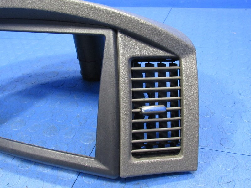 05-06 Jeep Grand Cherokee WK REC Navigation Radio Bezel Dash Trim Vent