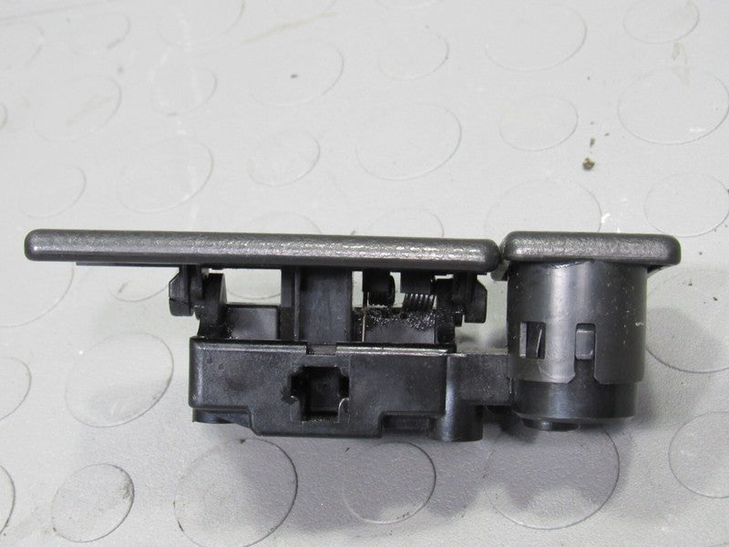 06-13 Suzuki Grand Vitara Glovebox Glove Box Compartment Handle Latch 