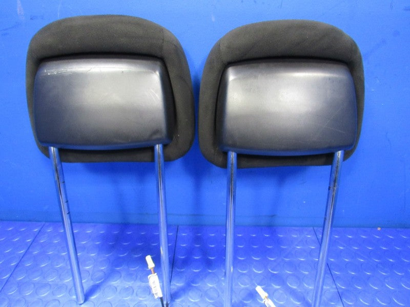 11-16 Town and Country Caravan Front Seat Active Headrests Head Rest B