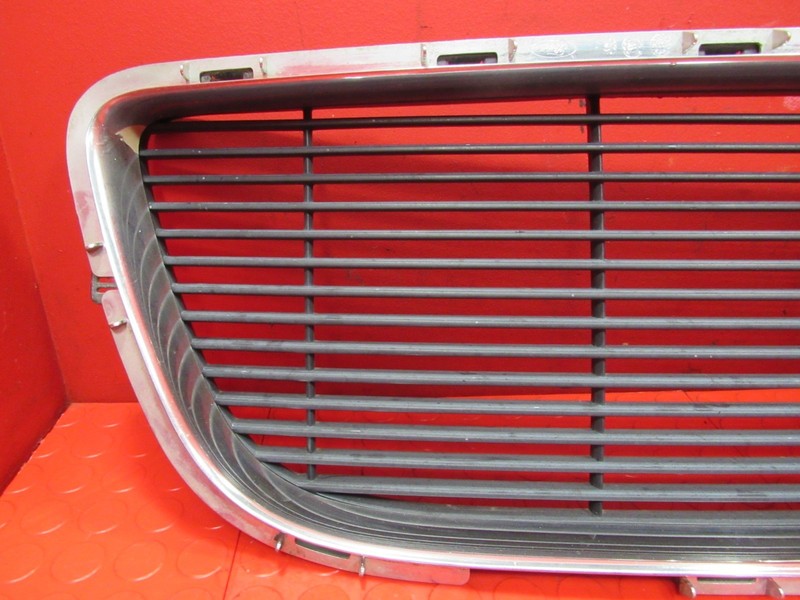 00-03 Ford F150 STX Sport Front Upper Radiator Grille Assembly W/ Embl