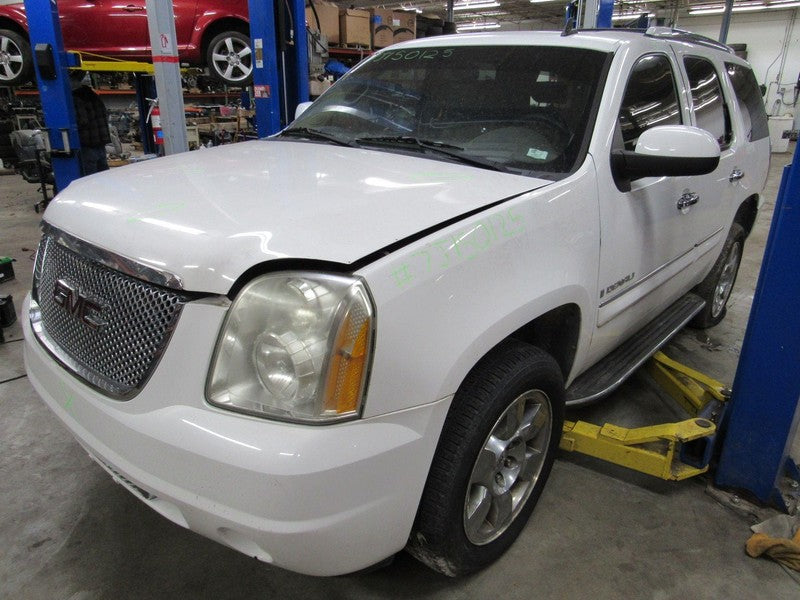 07-09 Yukon Tahoe Right RH Passenger Side Front Door Trim Panel Light 